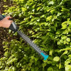 GARDENA Accu Heggenschaar EasyCut Li 7 GARDENA Accu Heggenschaar EasyCut Li -Aanbiedingen Tuin Wonder Winkel gardena accu heggenschaar easycut li 1619704830 1 l